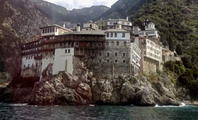Αγιο Ορος για αλλαγή φύλου στα 15: Θα σηκωθούν οι πρόγονοί μας από τους τάφους Αγιο Ορος για αλλαγή φύλου στα 15: Θα σηκωθούν οι πρόγονοί μας από τους τάφους