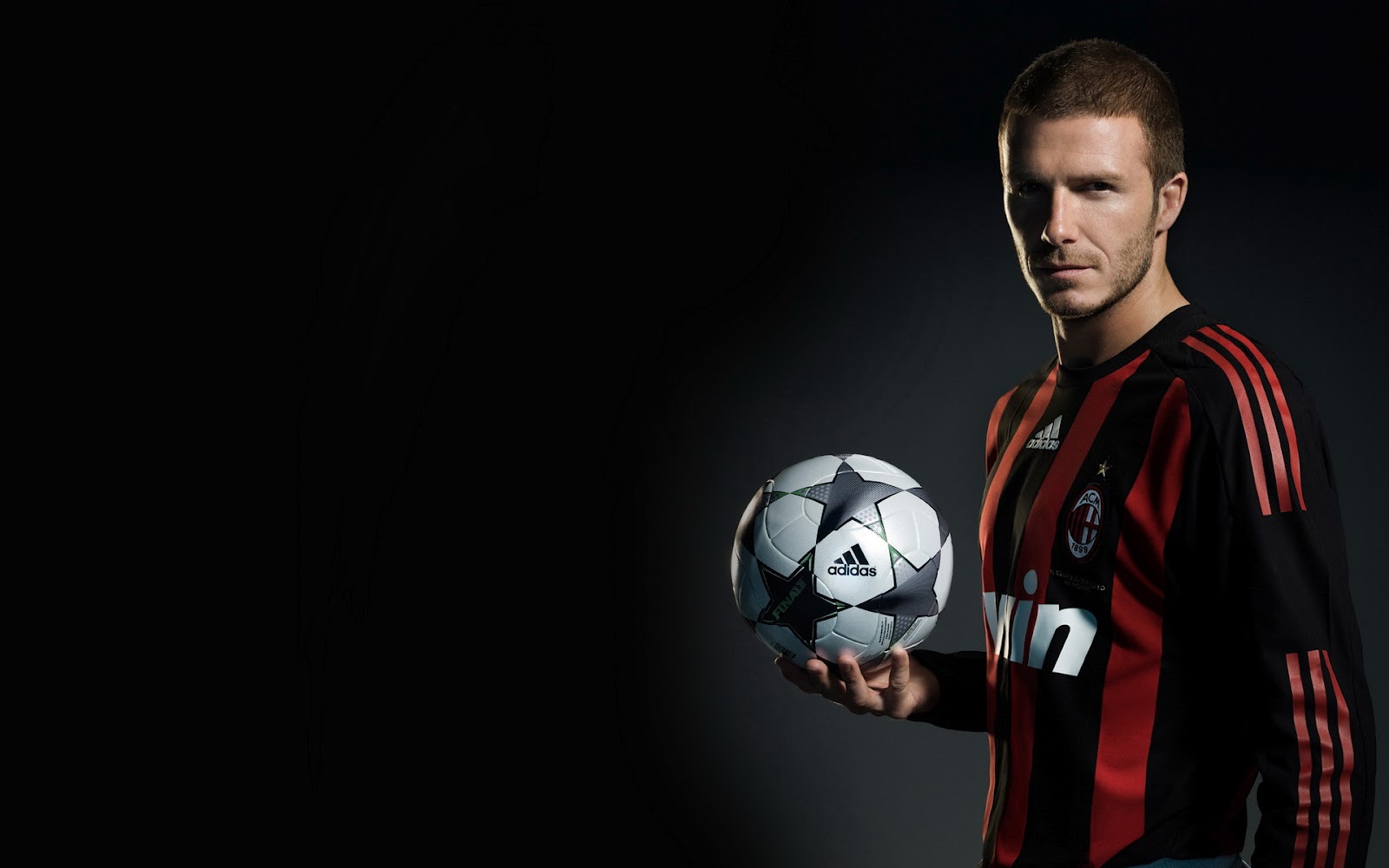 http://4.bp.blogspot.com/-mQSj2z7O6cc/UCDPletTgvI/AAAAAAAABd0/hTCZoAcAxQA/s1600/david-beckham11.jpg