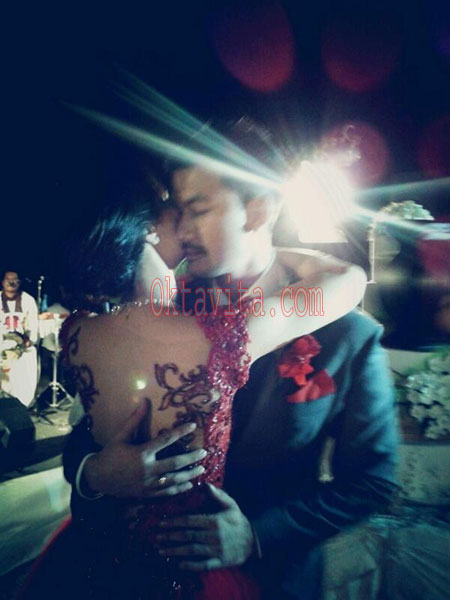 Foto Pernikahan Atiqah Hasiholan dan Rio Dewanto Foto Pernikahan Atiqah Hasiholan dan Rio Dewanto