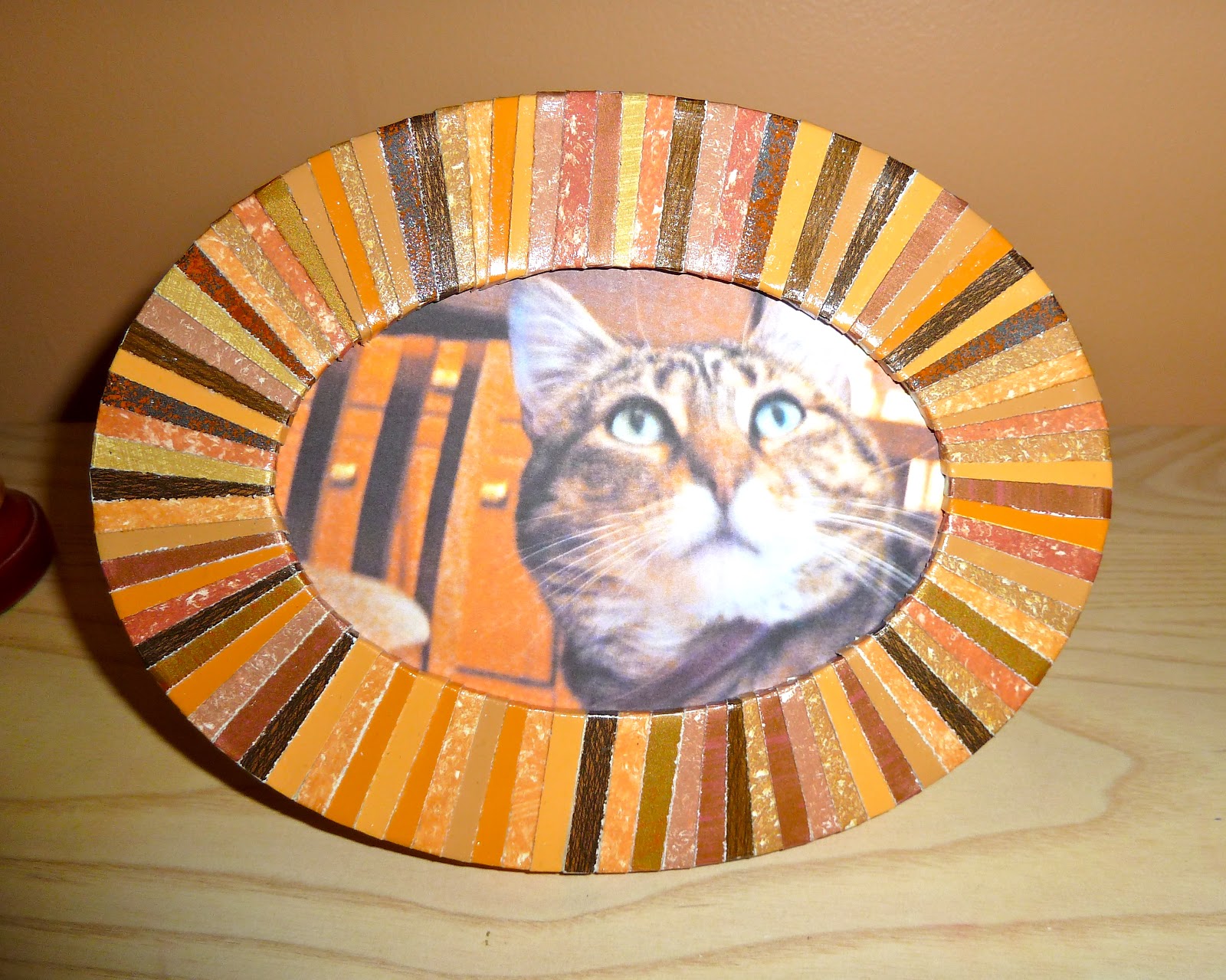 Make it easy crafts Recycled paint chip photo frame