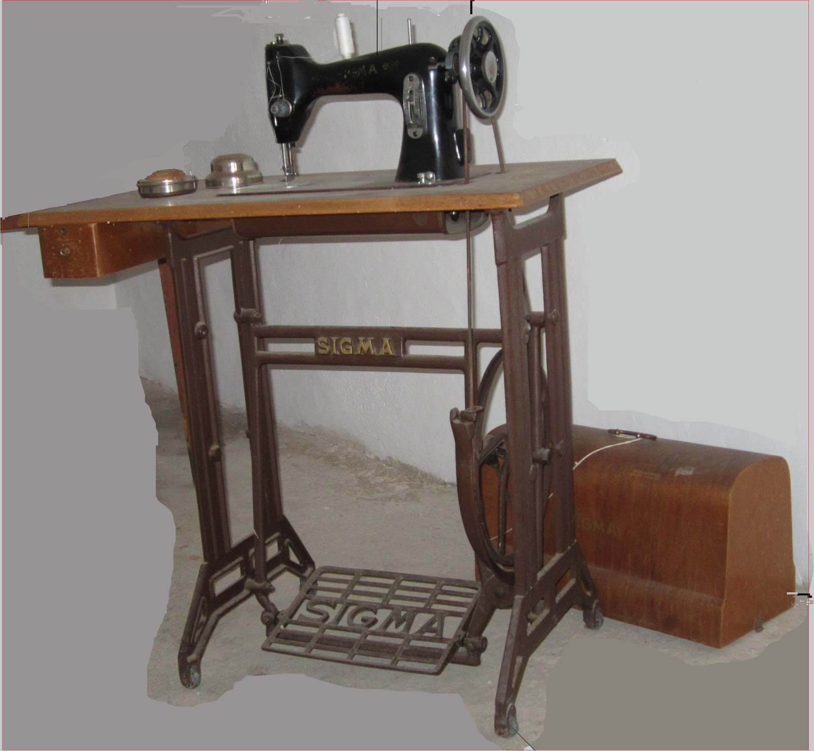 Mis experiencias mis imágenes: Máquina de coser antigua, Sigma.