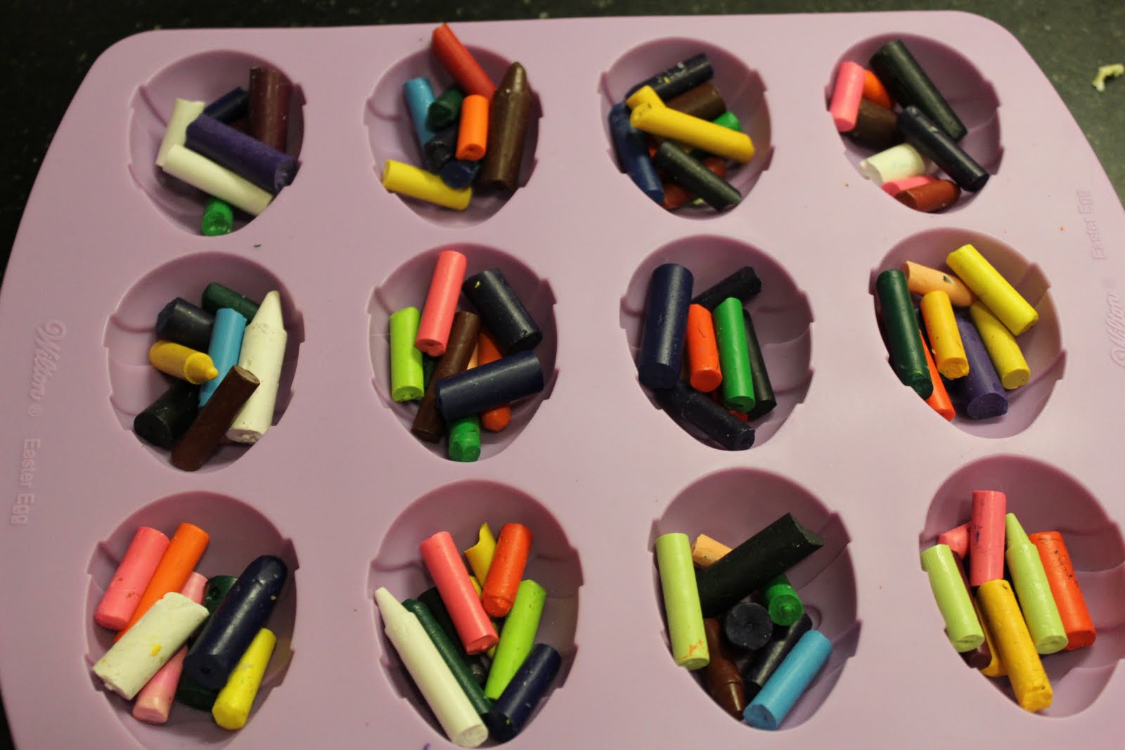 DIY Easter Egg Crayons HelloGlow.co