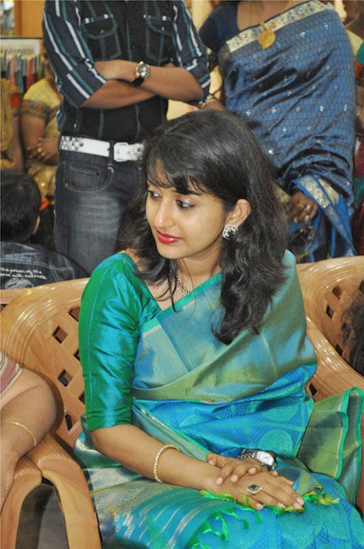 Meera Jasmine Launch RK Sarees Photos gallery pictures