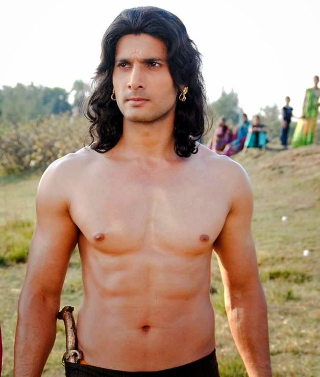 aham sharma body sixpack