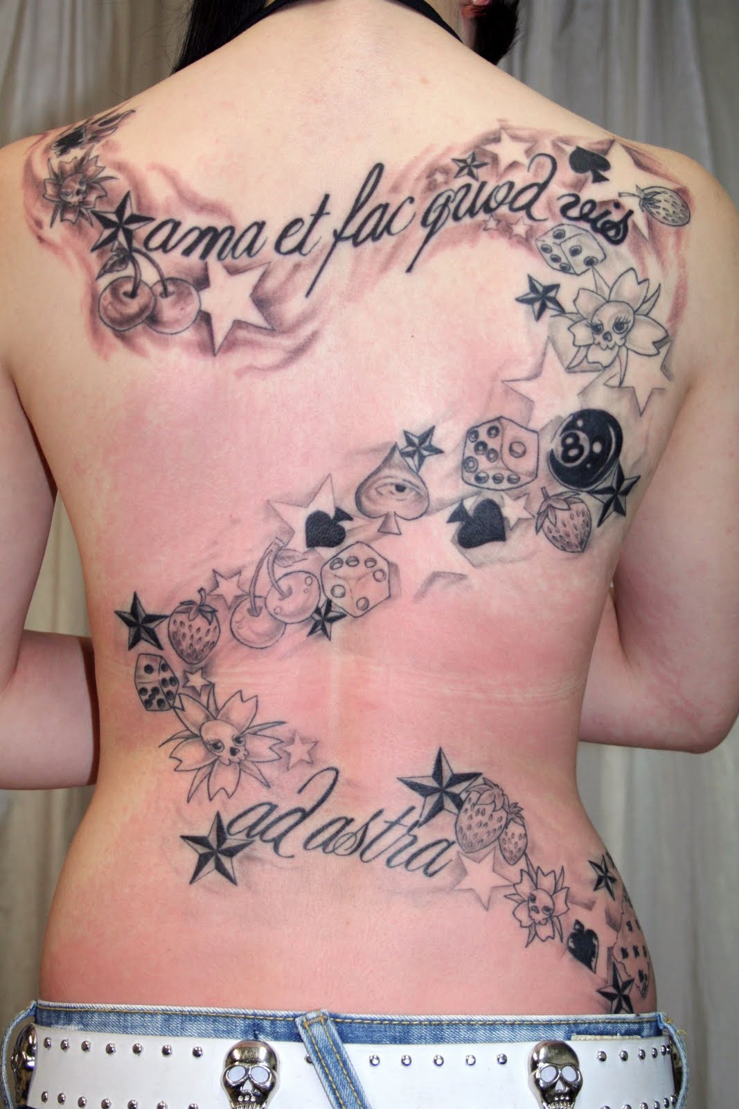 http://4.bp.blogspot.com/-mVRamao9tK0/Te0QtD7c2DI/AAAAAAAAAcY/LCFYmWQbwaU/s1600/Beautiful-Back-Tattoo-Design-For-Female.jpg