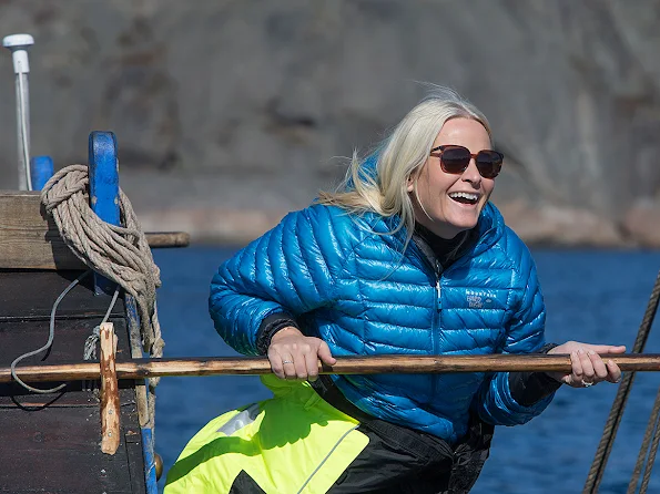 Crown Princess arrived at the WWF annual conference in Svolvær by sea.