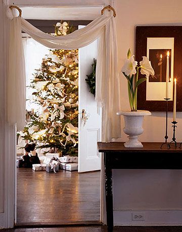 26 amazing diy fireplace mantel christmas makeovers Good Life of Design: A Great Idea For Your Christmas Mantel