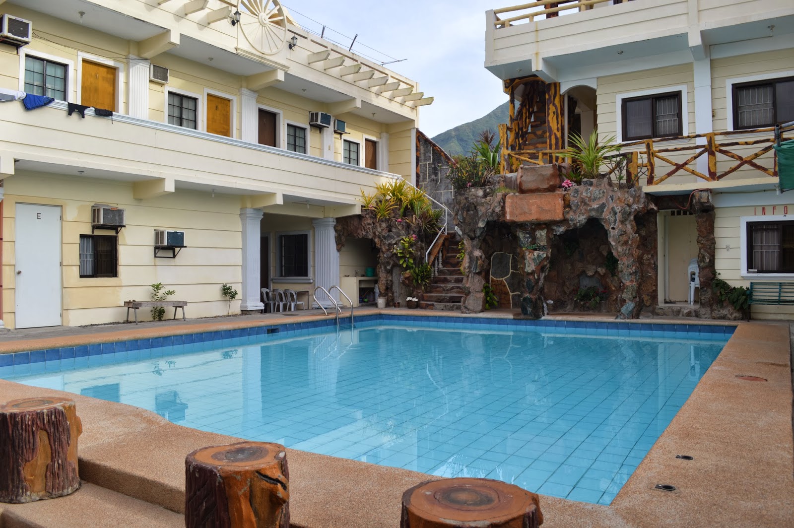 Pundaquit Beach San Antonio, Zambales Playing Tourist Going Turista