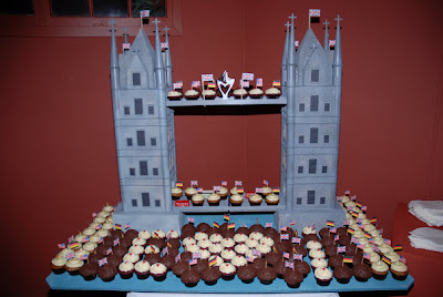 Cupcake Tower Bridge Wedding Cake Stand