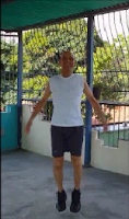 Entrenamiento de 8 minutos sin equipo Dilfredo en pleno ejercicio