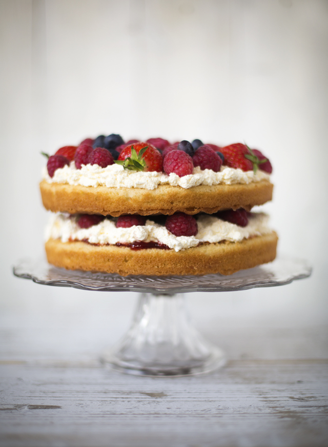 Summer fruit sponge cake photography by hew design.co.uk Summer fruit sponge cake photography by hew design.co.uk