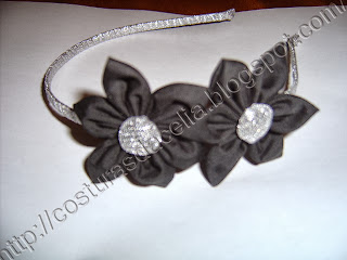 <Img alt = uma bandolete de flor de fuxico