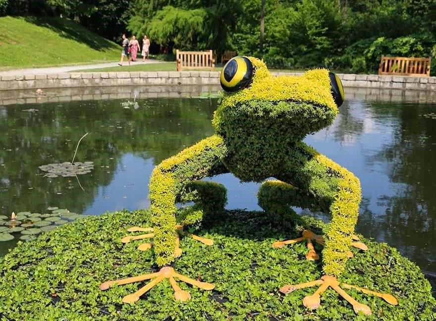  تحتوي هذه الحديقة الواقعة في وسط أتلانتا، جورجيا - الولايات المتحدة الأمريكية على نحوت عملاقة صنعت من النباتات والأزهار Giant+Sculptures+Made+of+Plants+and+Flowers+10