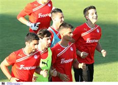 Με νέα πρόσωπα η «πρώτη» του Ολυμπιακού Μανωλάς, Βλαχοδήμος, Ντιελνά