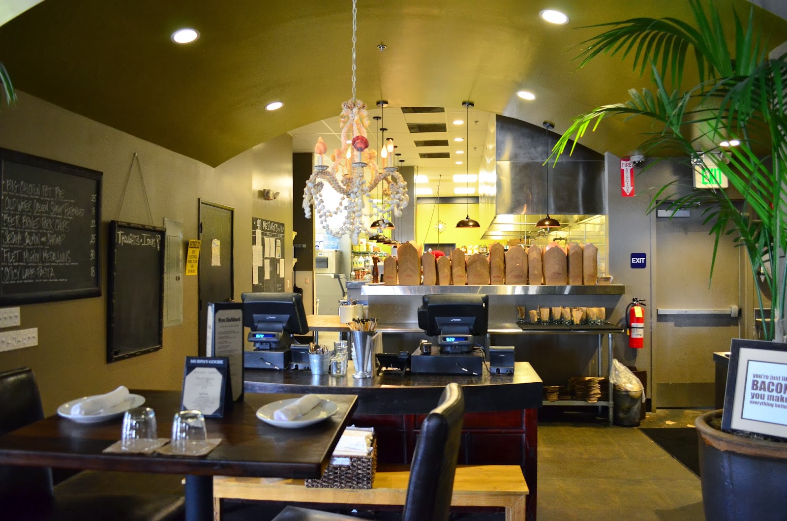 Hedofoodia Red Table, Huntington Beach