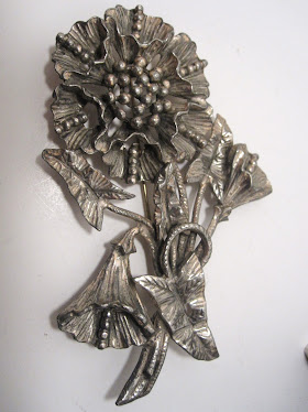 pot metal  floral brooch