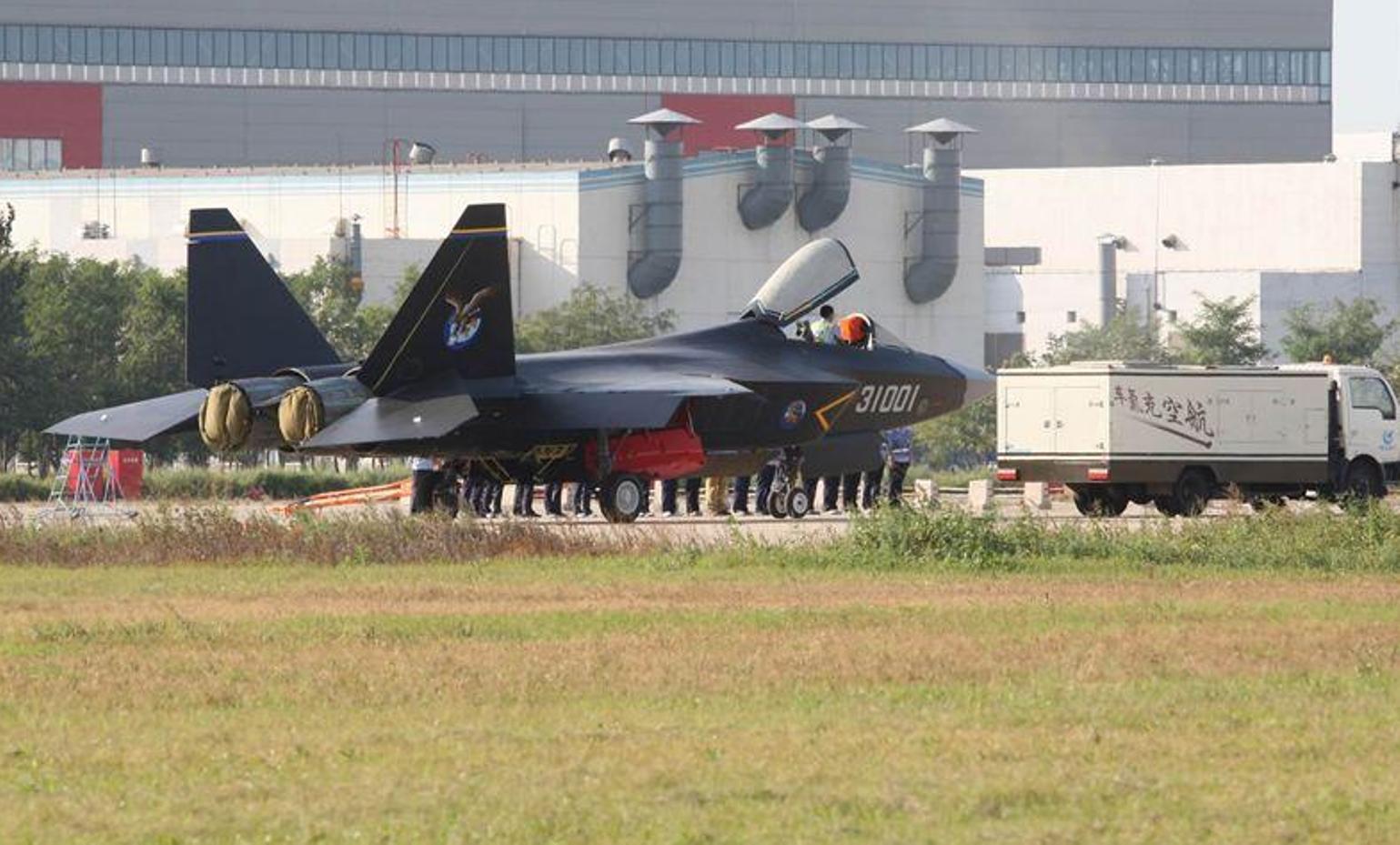 Shenyang J-31 New+J-31+60+17+18+212+25++fifth+generation+stealth+export+paf+pakistan++fighter+aircraft+prototype+People's+Liberation+Army+Air+Force++OPERATIONAL+pl-10+12+aam+bvr+missile+ls+pgm+gps+LS6