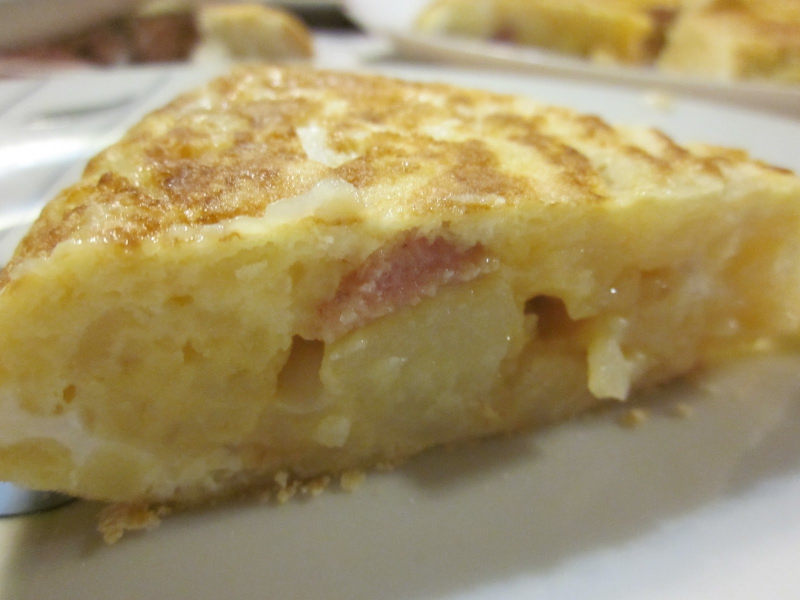 TORTILLA DE SALCHICHAS Y QUESO COCINA CON REINA