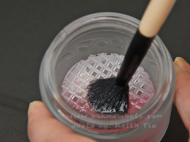 Can i use glass cleaner on my mac computer