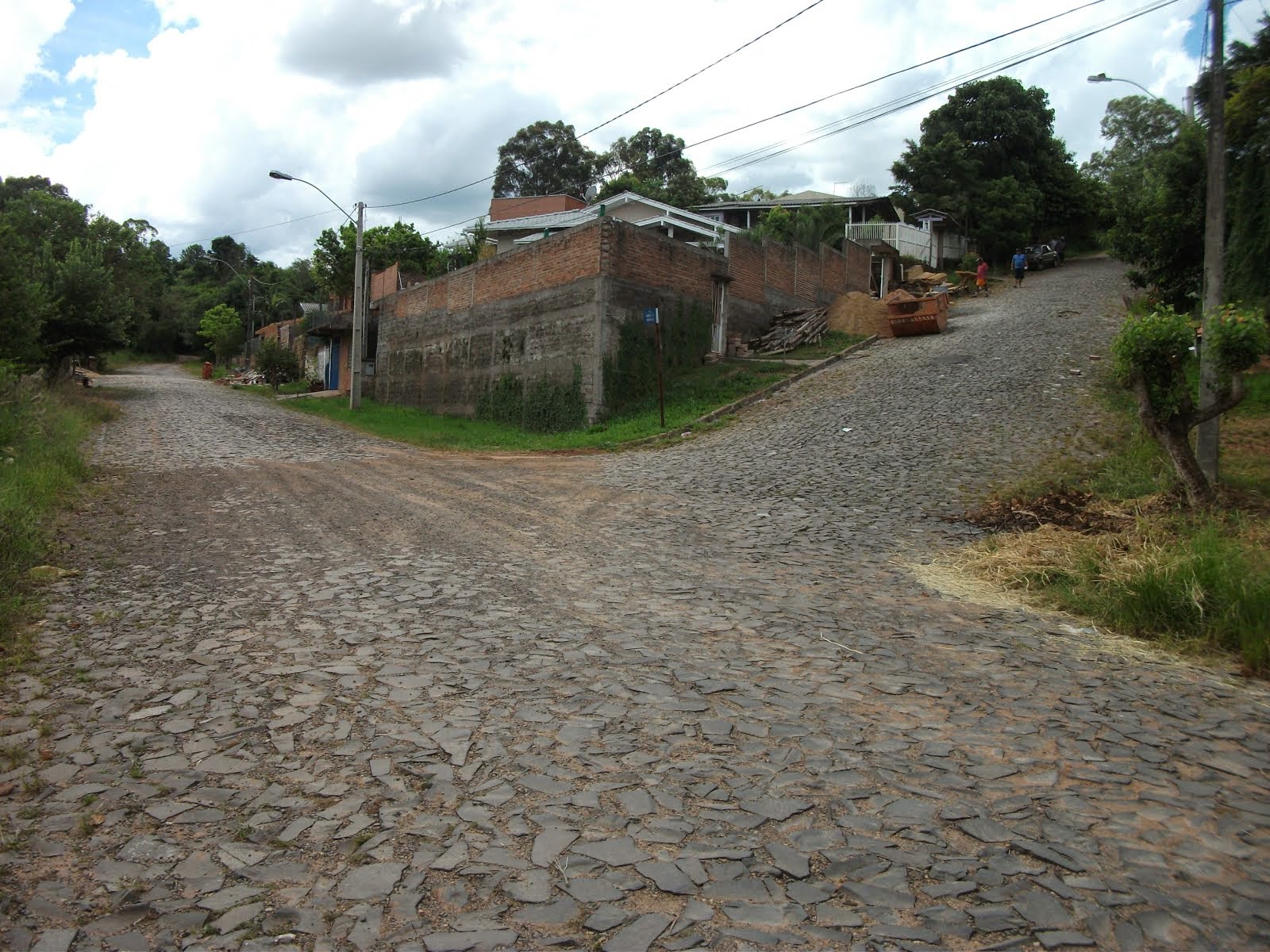 VEREADOR PEDE ASFALTO NA COHAB LESTE