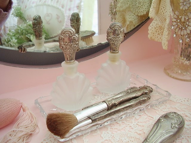 mariondee-designs: how I dressed my dressing table...