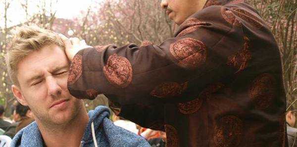 Membersihkan Telinga Tersumbat Dengan Benar Membersihkan Telinga Tersumbat Dengan Benar