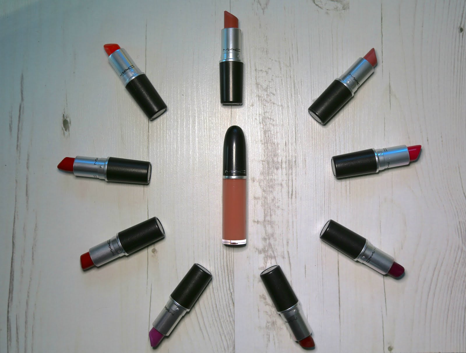 Mac Retro Matte Liquid Lip Colour Lady Be Good Mac Retro Matte Liquid Lip Colour Lady Be Good