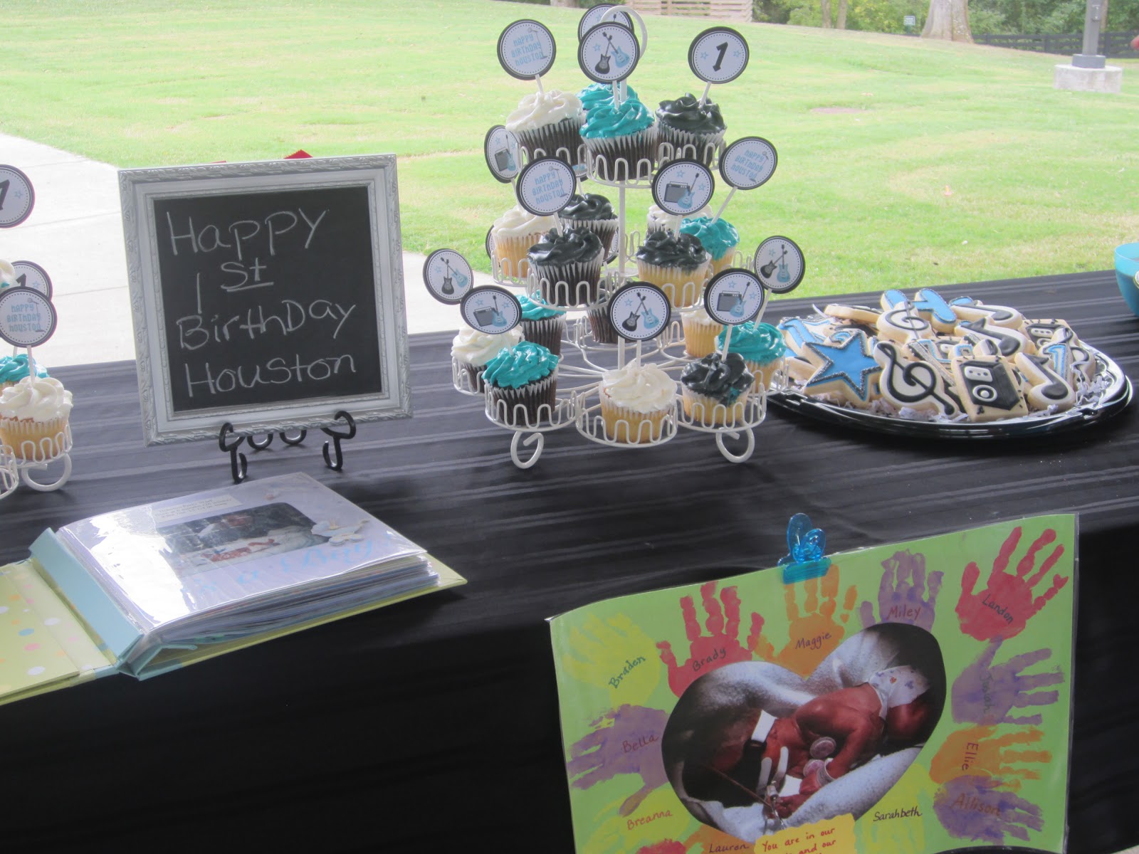 Bug Bites and Boo Boos: Houston's 1st birthday party
