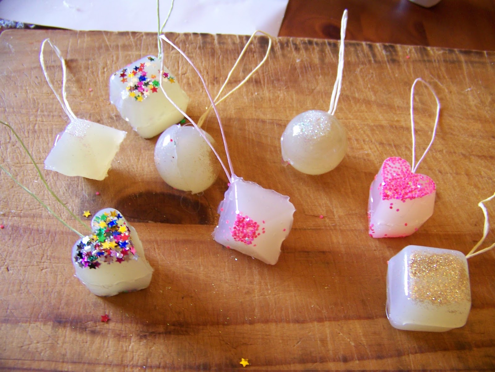 A Pretty Talent Blog Making Christmas Decorations from Hot Glue