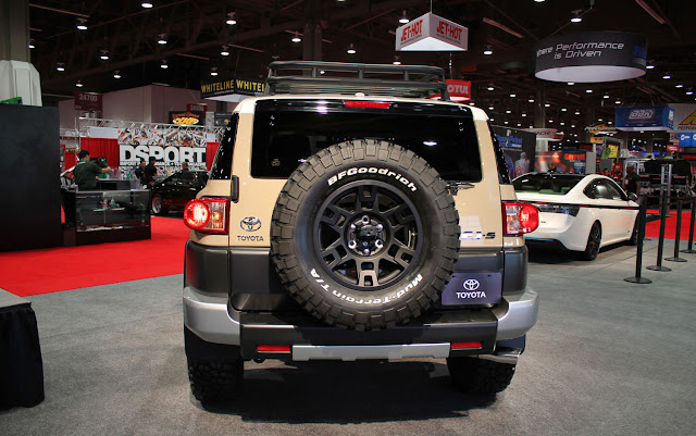 http://4.bp.blogspot.com/-miOv-BxjXeU/USDU_m1n8rI/AAAAAAAAS4s/5q7k3uvaJ3o/s640/TRD-Tuned-FJ-Cruiser-Concept-rear-end.jpg