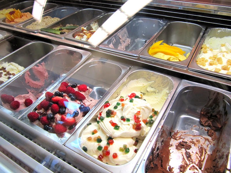 VIMWAC Eating Gelato at La Grotta