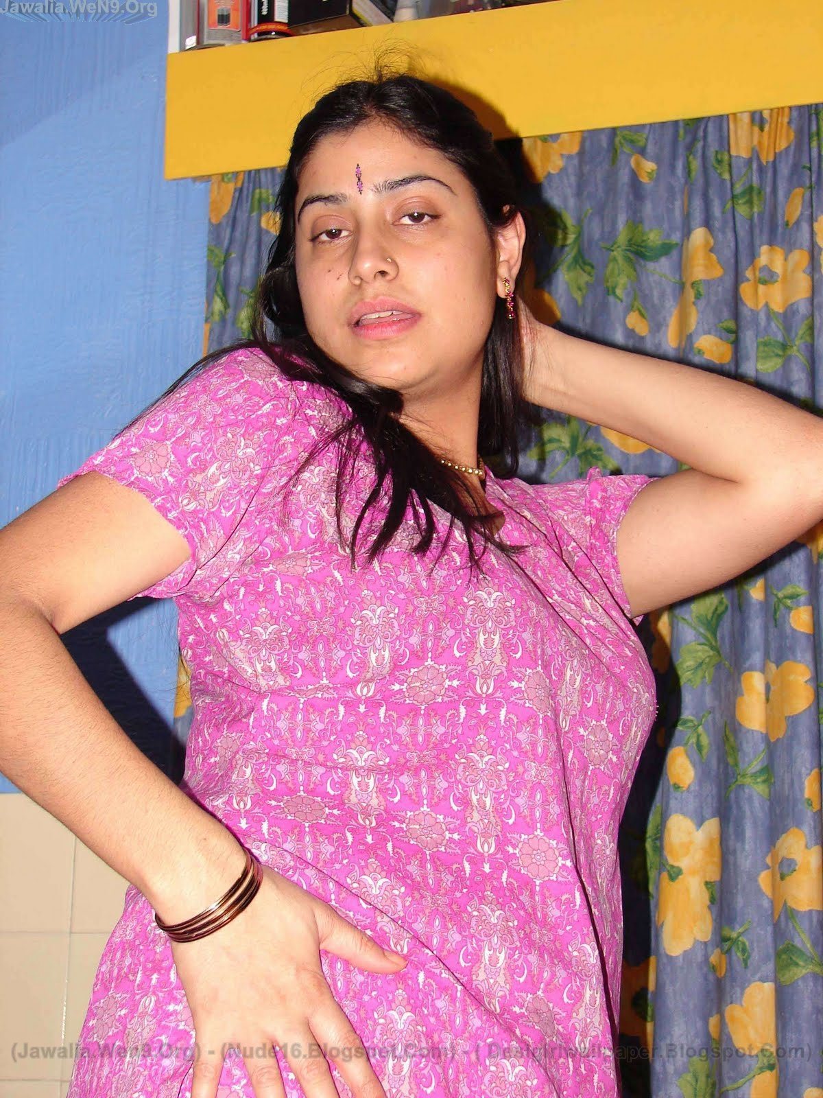 http://4.bp.blogspot.com/-mitV4piG4Cc/T_sNdk_MtqI/AAAAAAAAMsM/r0lMzRf9TCs/s1600/Riya4(Jawalia.Wen9.Org)-(Desigirlwallpaper.blogspot.com).jpg