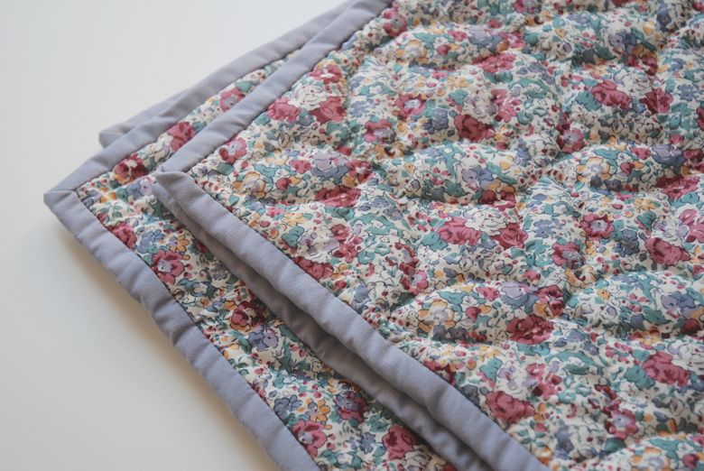 weald UK adventures diy baby... the handstitched circle quilt