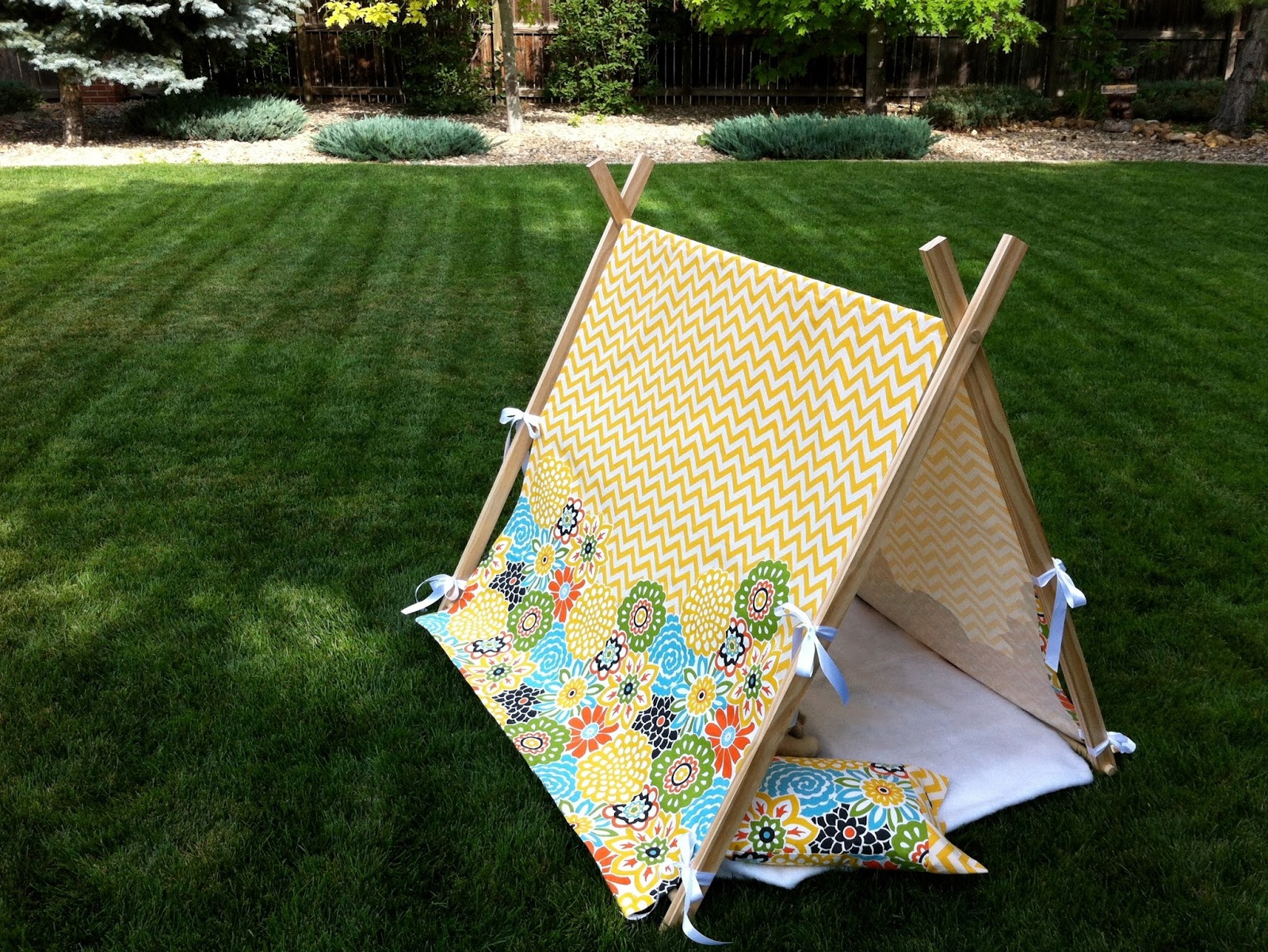Just Another Hang Up Child's Play Tent Tutorial...