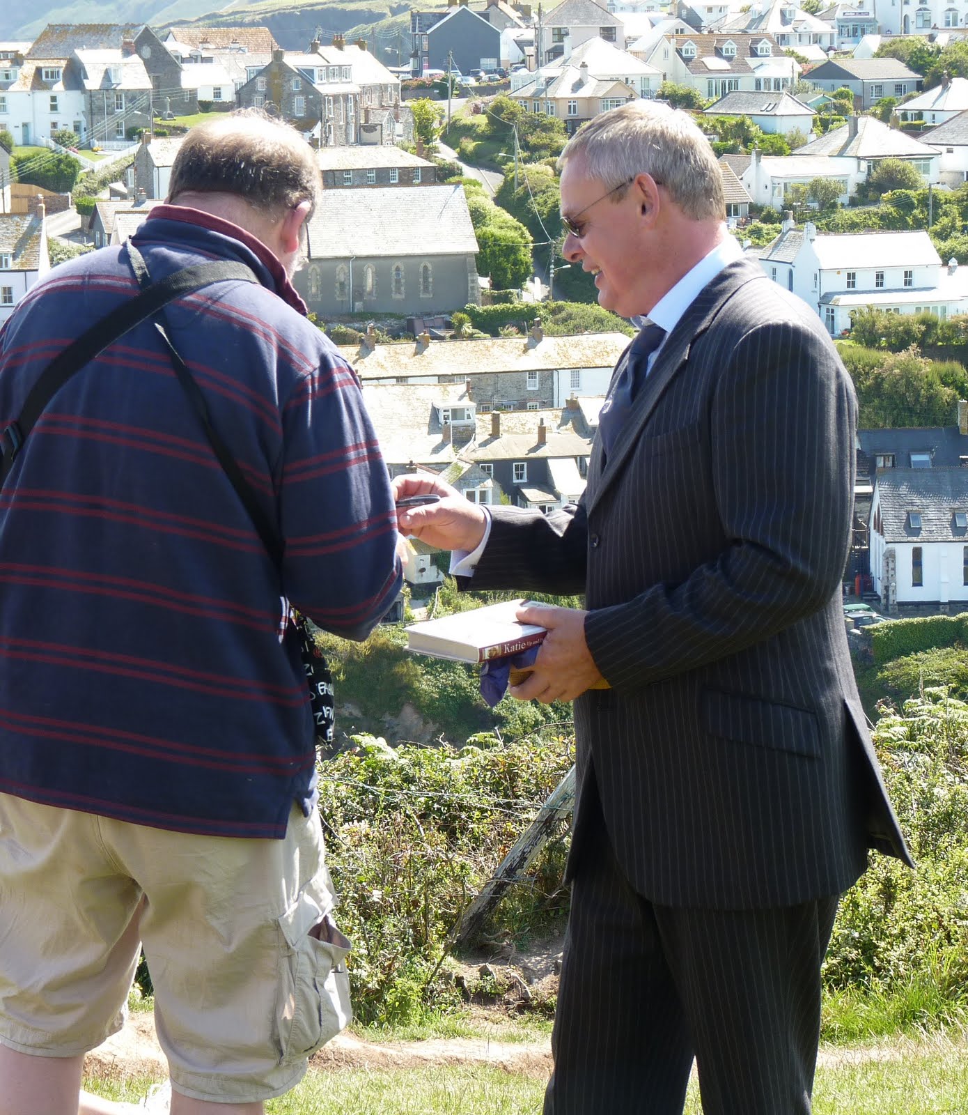 Doc Martin Series 5: On the set of Doc Martin with littleguinea...
