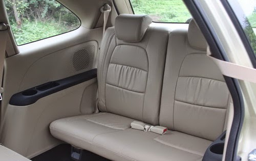 Honda Mobilio Membandingkan Suzuki Ertiga dengan Honda Mobilio