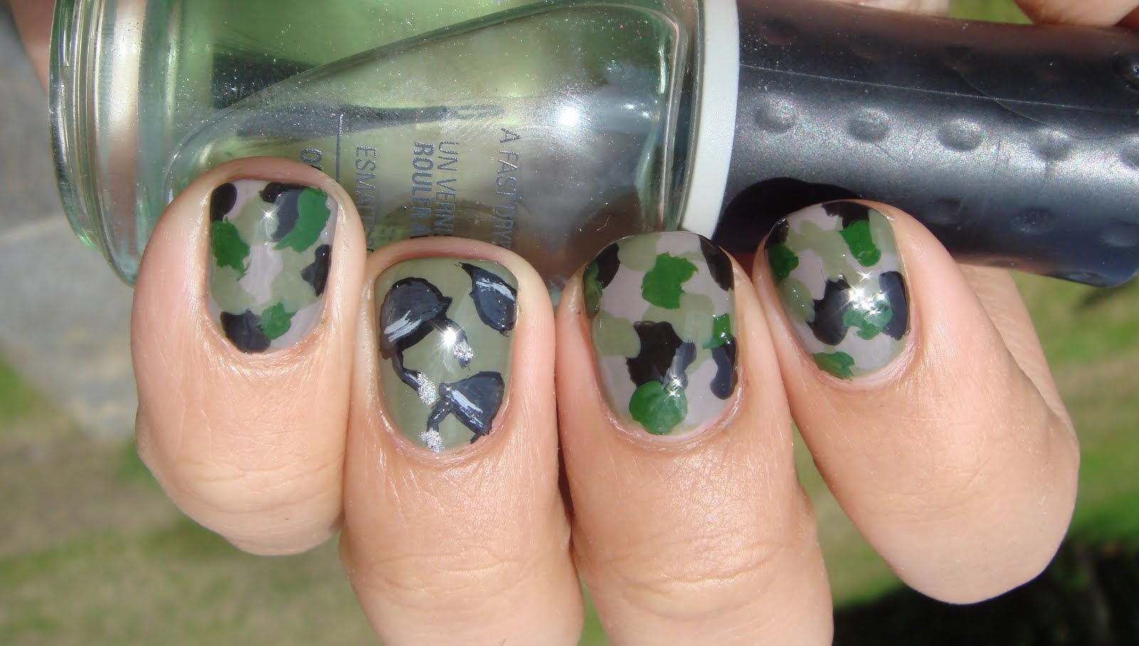 nail loopy army nails