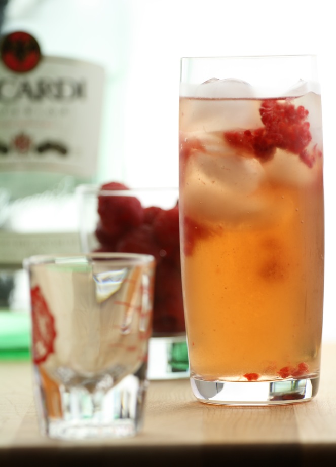 Friday Foto: Raspberry Rum Punch Cocktail