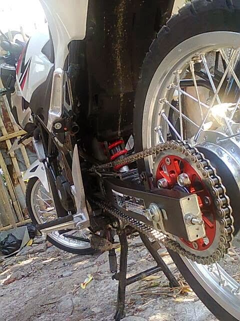 Modifikasi Honda CB150R Velg Jari-Jari Terbaru Modifikasi Honda CB150R Velg Jari-Jari Terbaru