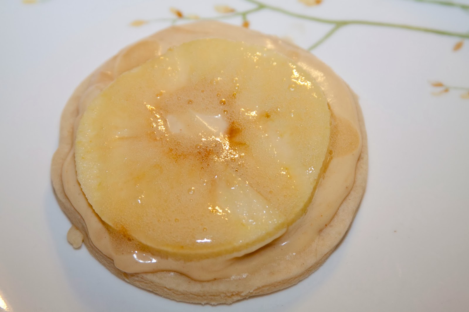 Peanut Butter Apple Mini Fruit Pizzas w/ a Caramel Drizzle Big City