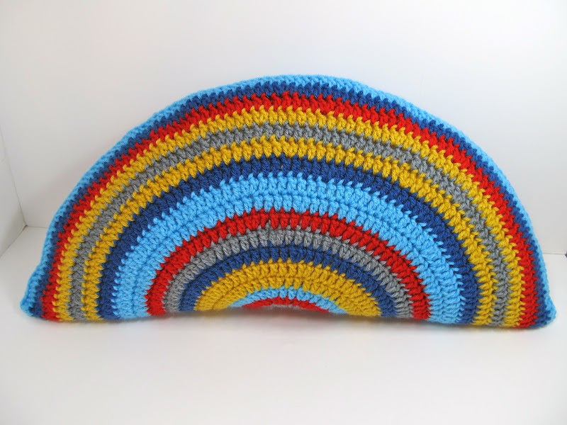 Solid Half Circle Pillow Tutorial