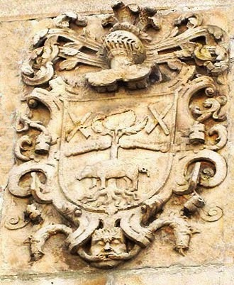 Blasón Familiar, tallado en piedra en la Casa-Solar de Arrúe