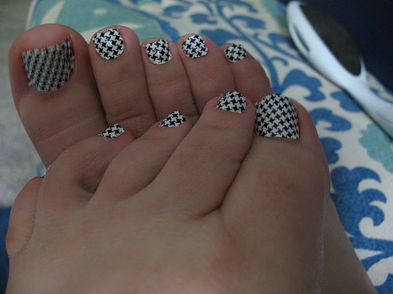 Have you tried nail polish strips on your toes yet?
