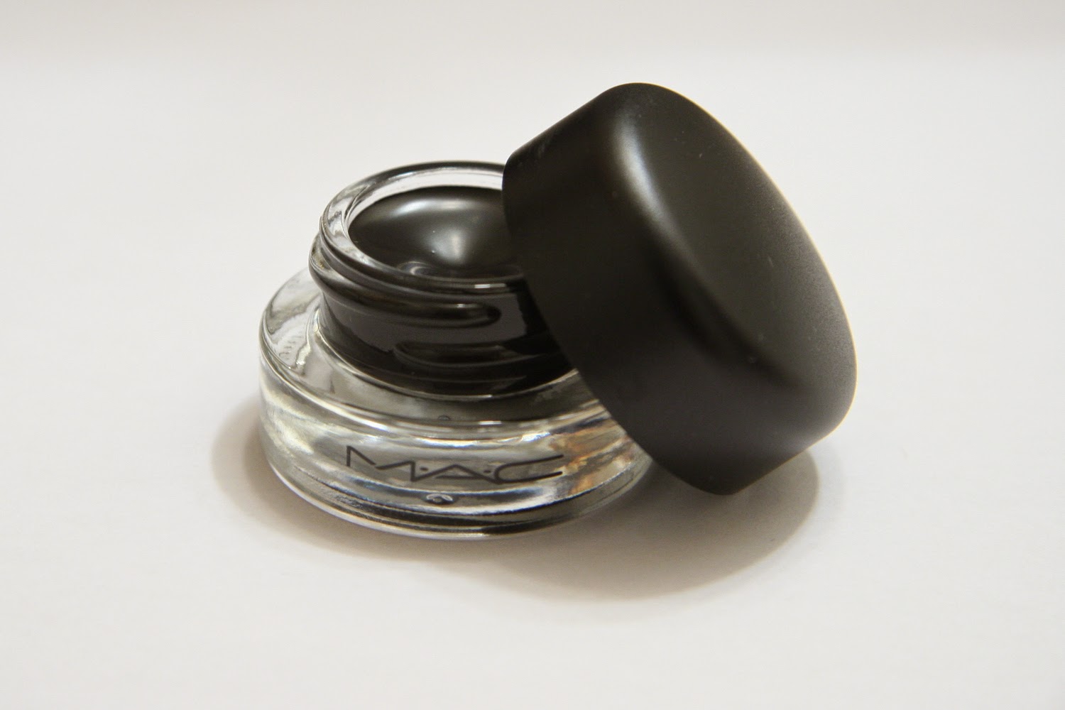 RybaTV MAC Fluidline (Gel Eyeliner) in Blacktrack Review & Swatches