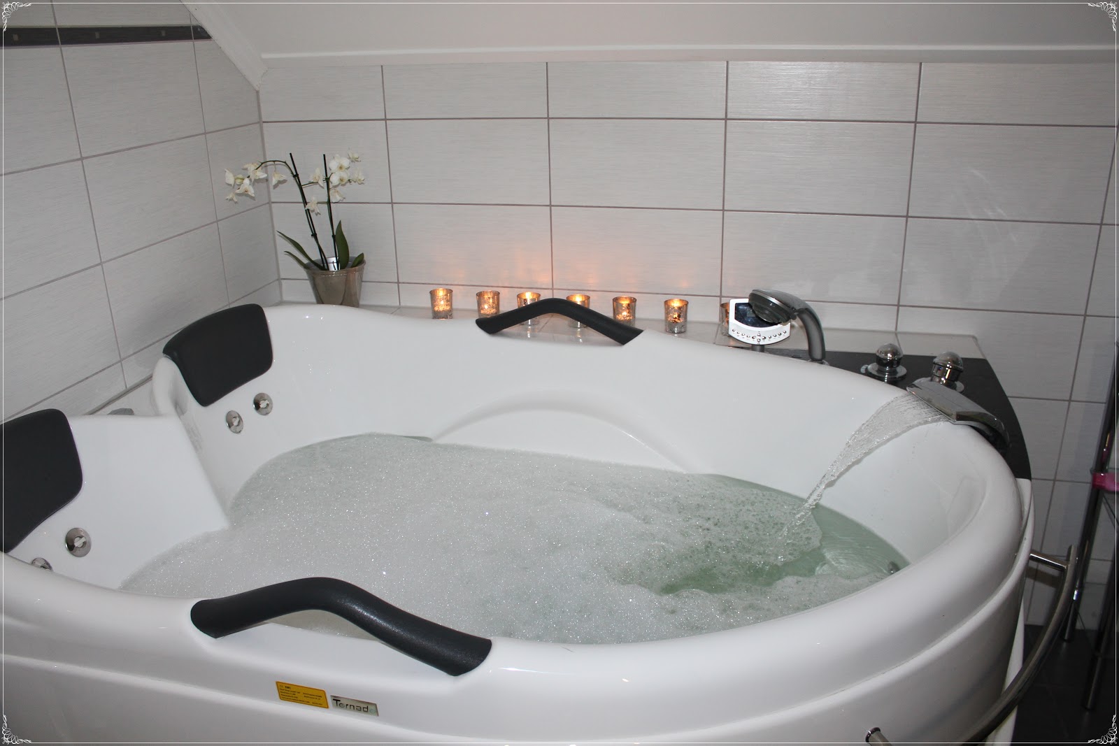 Stort badekar – materialvalg for baderomsmøbler