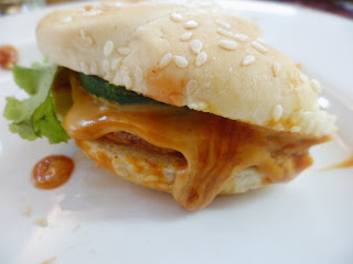 bernardi_burger_factory_shop_review_love_likes_valentine_valentines_inijie_follow_follower_instagram_blogger_food_foodies_foodie_girl_selfie_selca_post_entri_ham_burger_patty_spongebob_journey_holiday_vacancy_chippeido_chintya_marcheline_leonardo