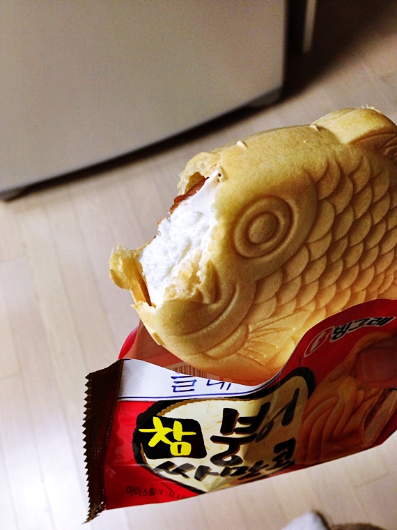 Seoul cafes Fish ice cream well...