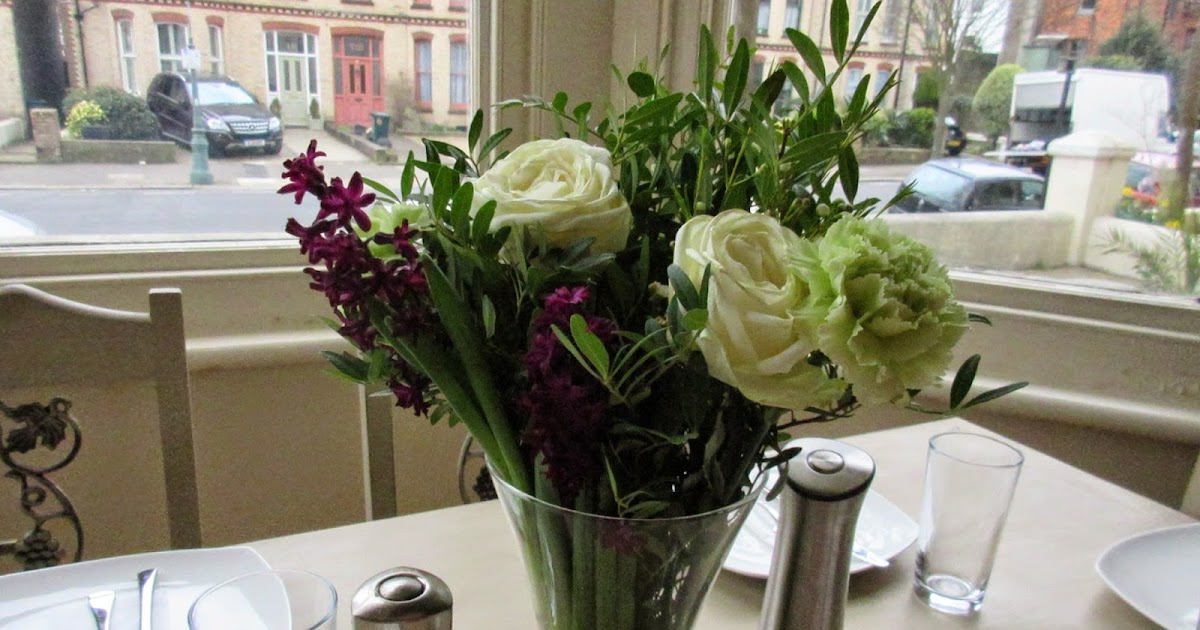 LIFESTYLE Serenata Flower Delivery and Giveaway Lilla Loves