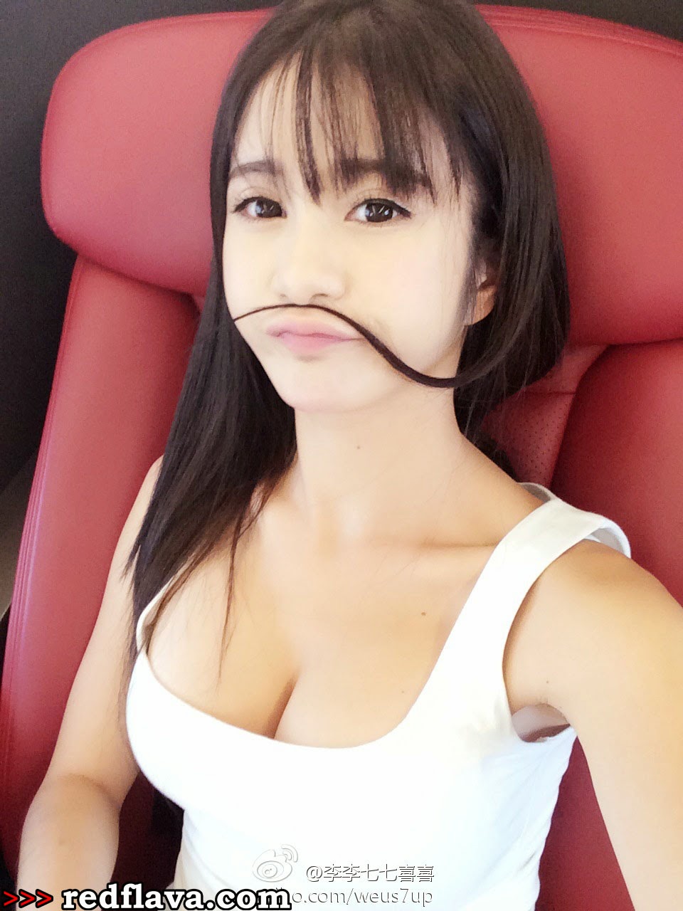 Li Qi Xi 李 七喜 - cute and rising Asian model and Internet celebrity.