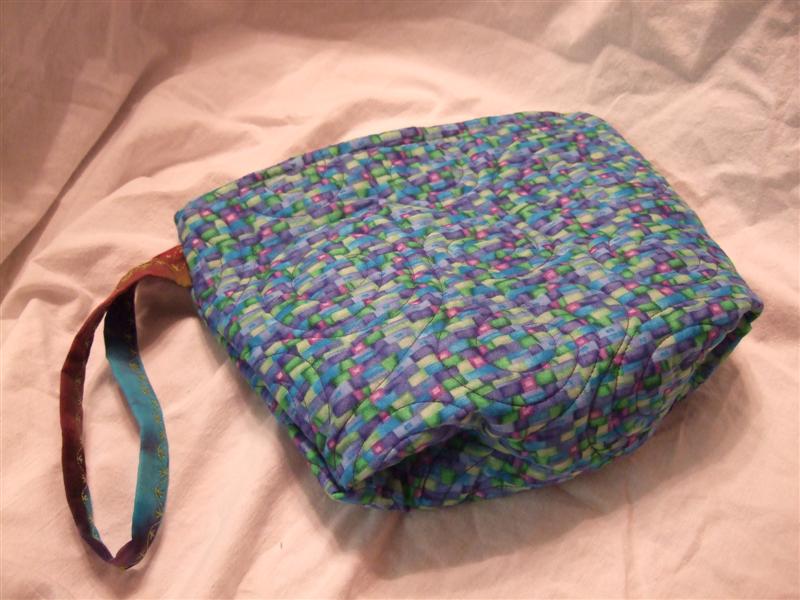 Crafty Sewing and Quilting Quilted Zipper Bags